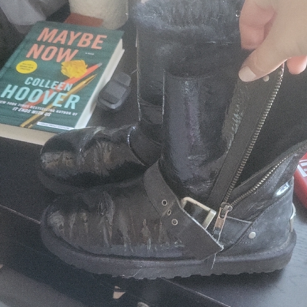Black Leather Boots with Fur Lining